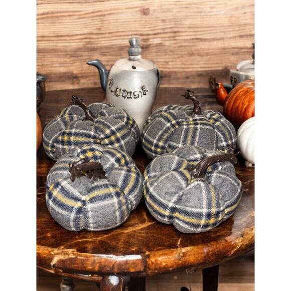 Set of 4 fabric pumpkin plushies - Picture 1 of 1